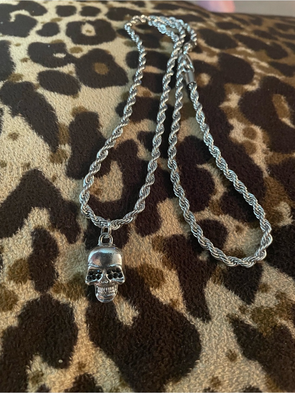 Silver Skull Pendant Rope Chain Necklace 26” New